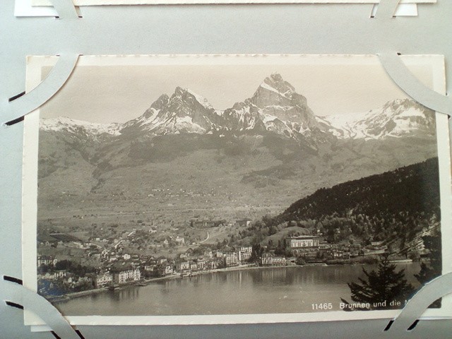 /Switzerland/CH_Place_1900-1949_Brunnen und die Berge.jpg